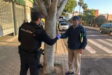 Reparto de mascarillas en Telde (Foto TA)